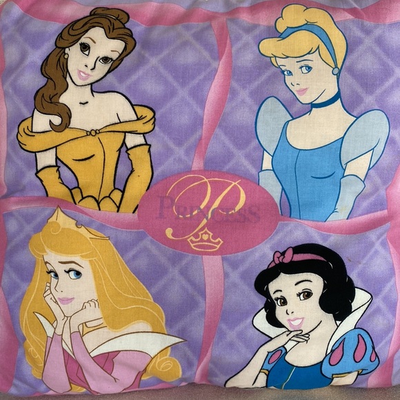 Disney Princesses Reversible Pillow: Cinderella Belle Snow White Seeping Beauty - Picture 4 of 8